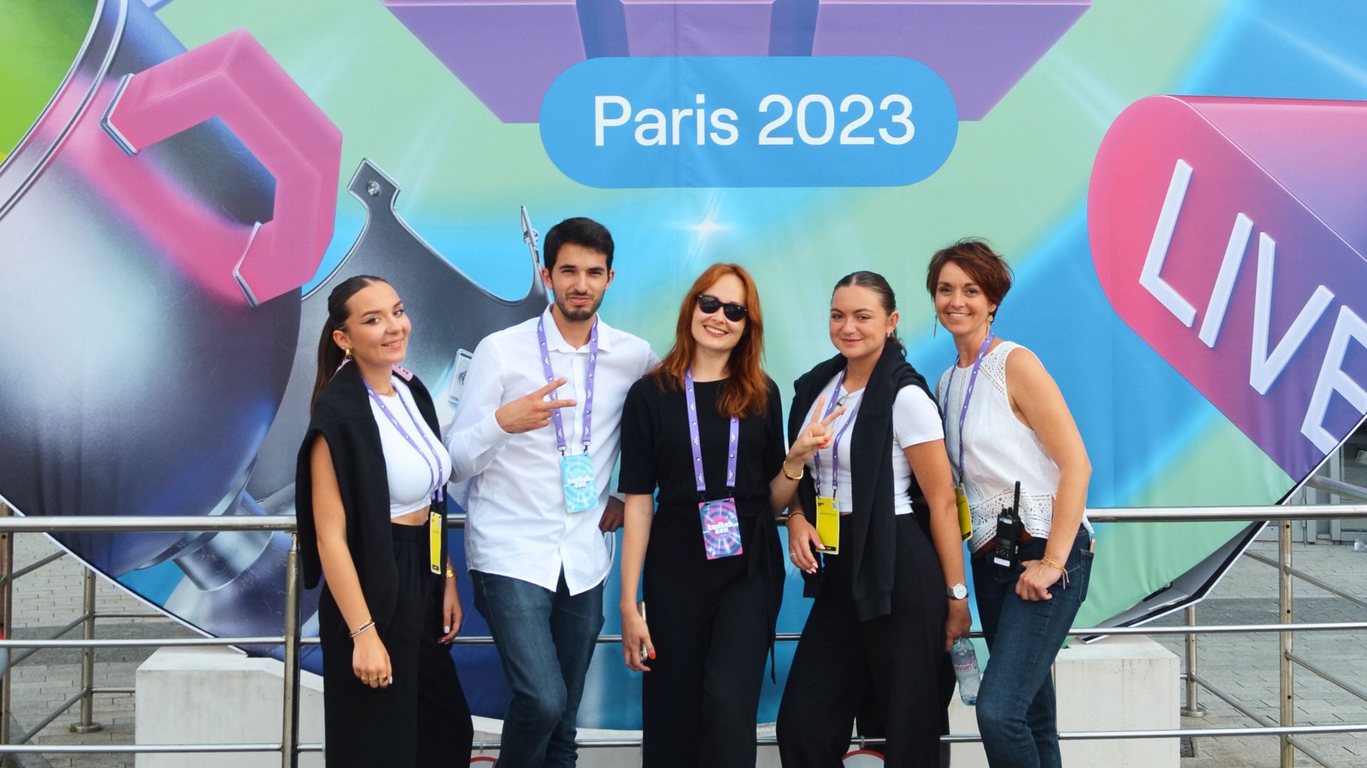 agence-bonjour-Agence-Bonjour-Une-partie-de-notre-BonjourTeam