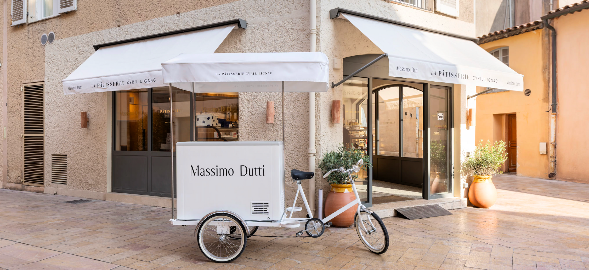 agence bonjour hotes hotesses saint tropez animation triporteur